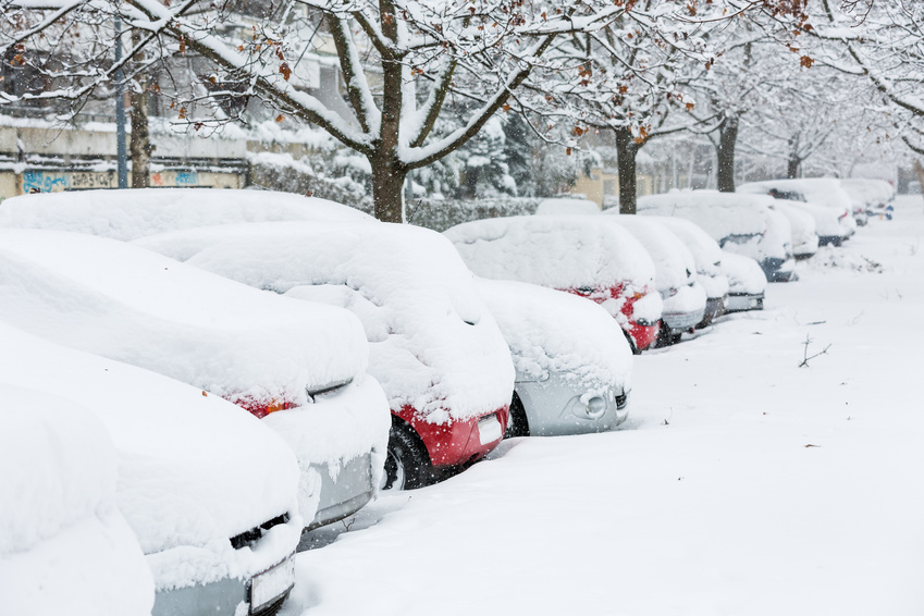 Parken und Schneeräumer: Wenn das Auto im Schnee feststeckt