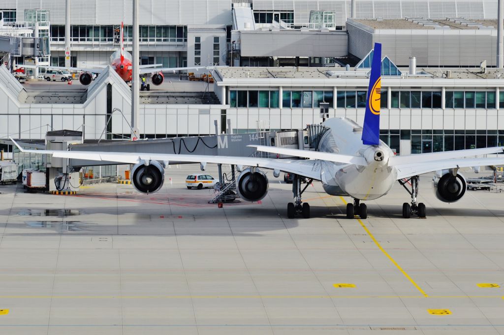 Im Tausch werden die schon etwas in die Jahre gekommenen Airbus A340 von München nach Frankfurt verlegt. Foto: Pixabay.com | Lizenz: CC0 Public Domain 