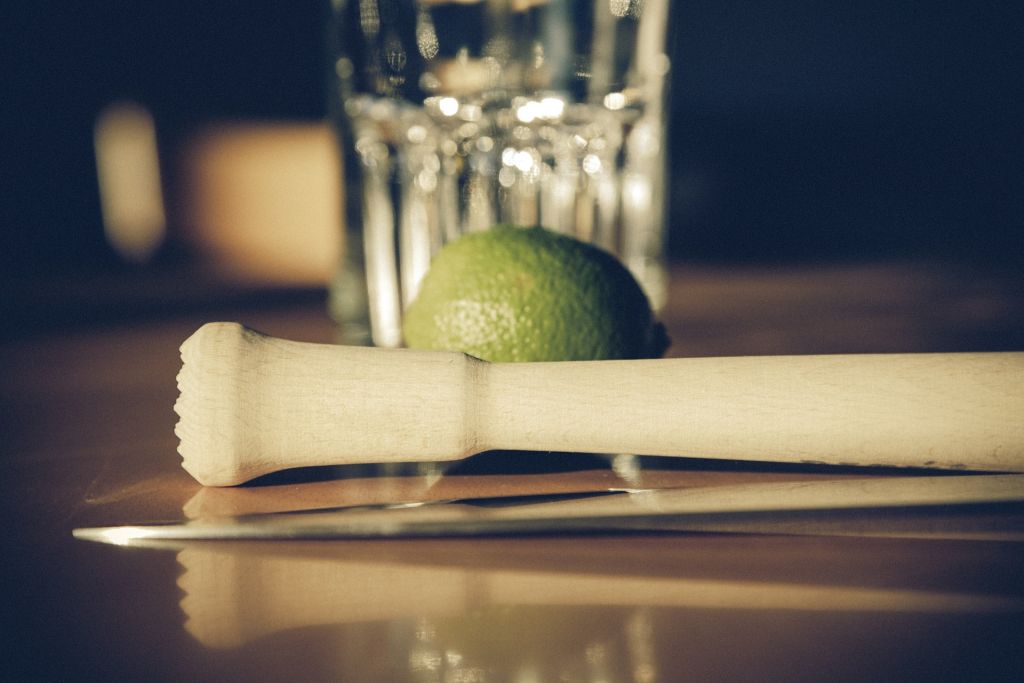 Limetten, Rohrzucker, Cachaca: Der Caipi gehört zu den beliebtesten Cocktails. Foto: Pixabay.com | Lizenz: CC0 Public Domain