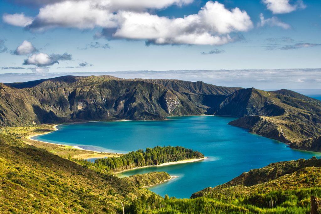 Wilde und raue Schönheit mitten im Atlantik erwartet Euch auf den Azoren. Foto: Pixabay