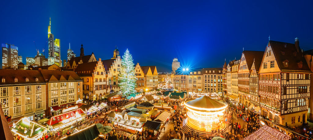 Weihnachtsmarkt in der Altstadt von Frankfurt am Main: Seit einigen Jahren gibt es keinen Weihnachtsmarkt mehr am Flughafen. Foto:  sborisov / Adobe Stock