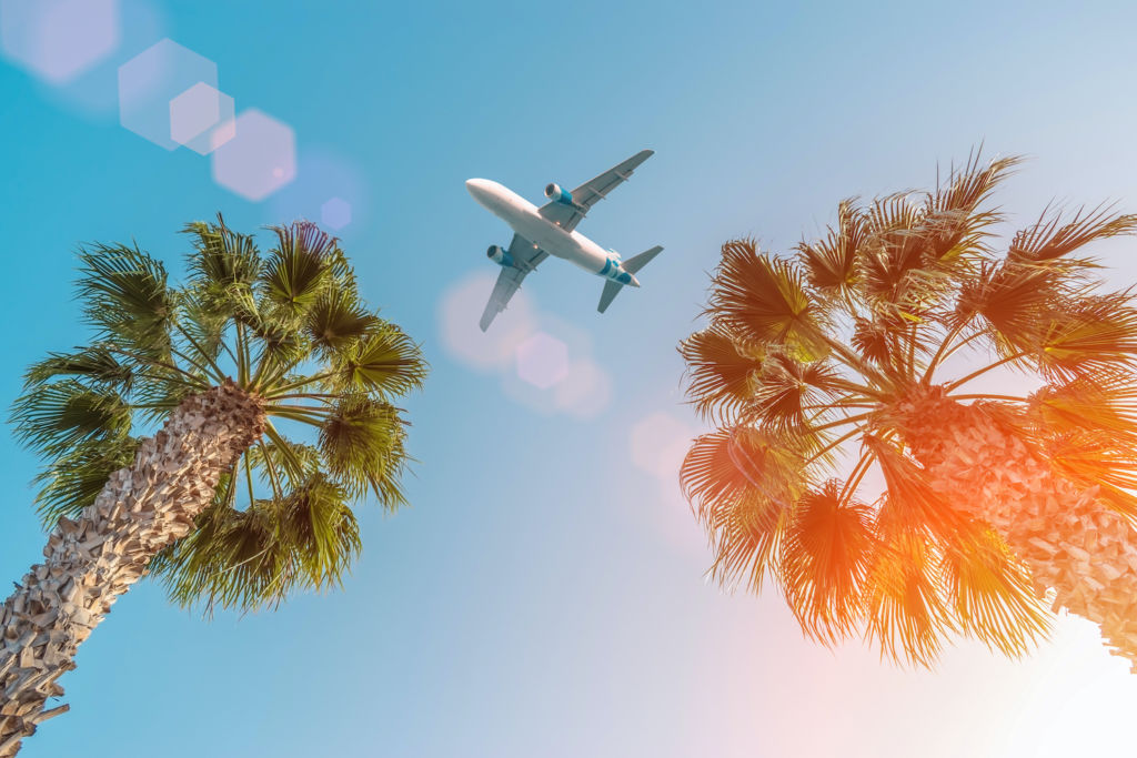 Einige Urlaubsparadiese auf der Fernstrecke werden noch länger auf Gäste warten müssen – der Flugverkehr auf der Langstrecke soll ich erst bis 2023 wieder vollständig erholt haben. Foto: Paopano / Adobe Stock