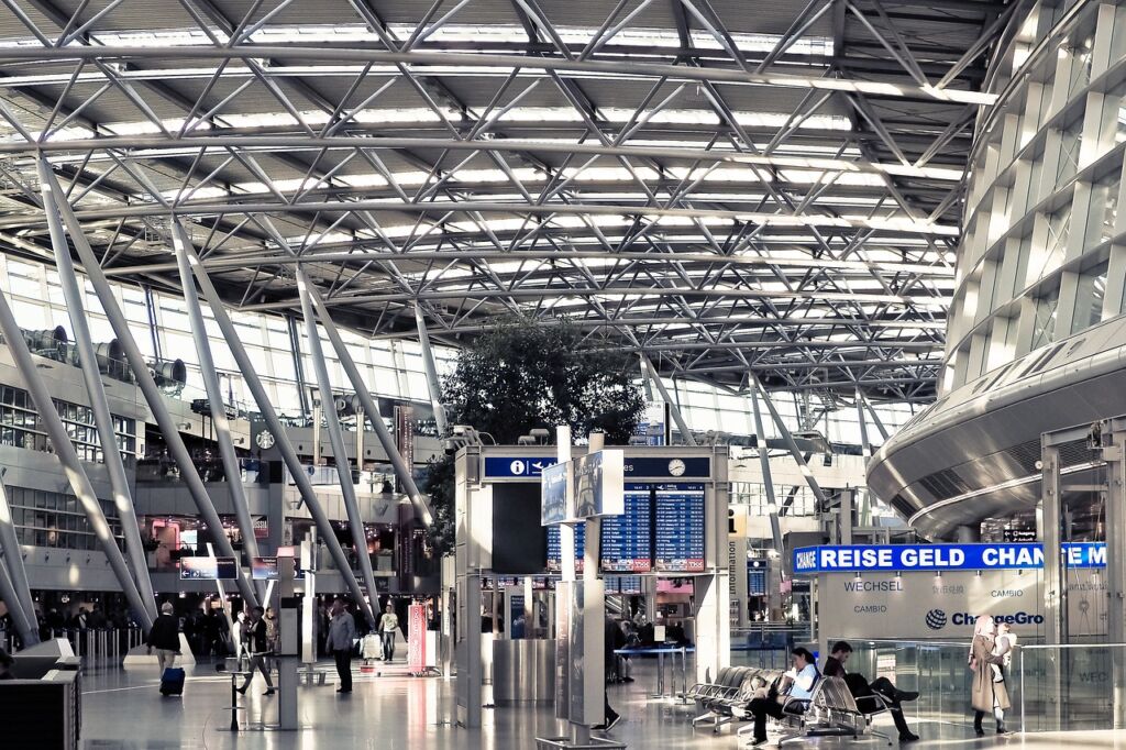 Flughafen Düsseldorf während Corona: der Airport in Nordrhein-Westfalen steckt tief in der Krise. Foto: Pixabay