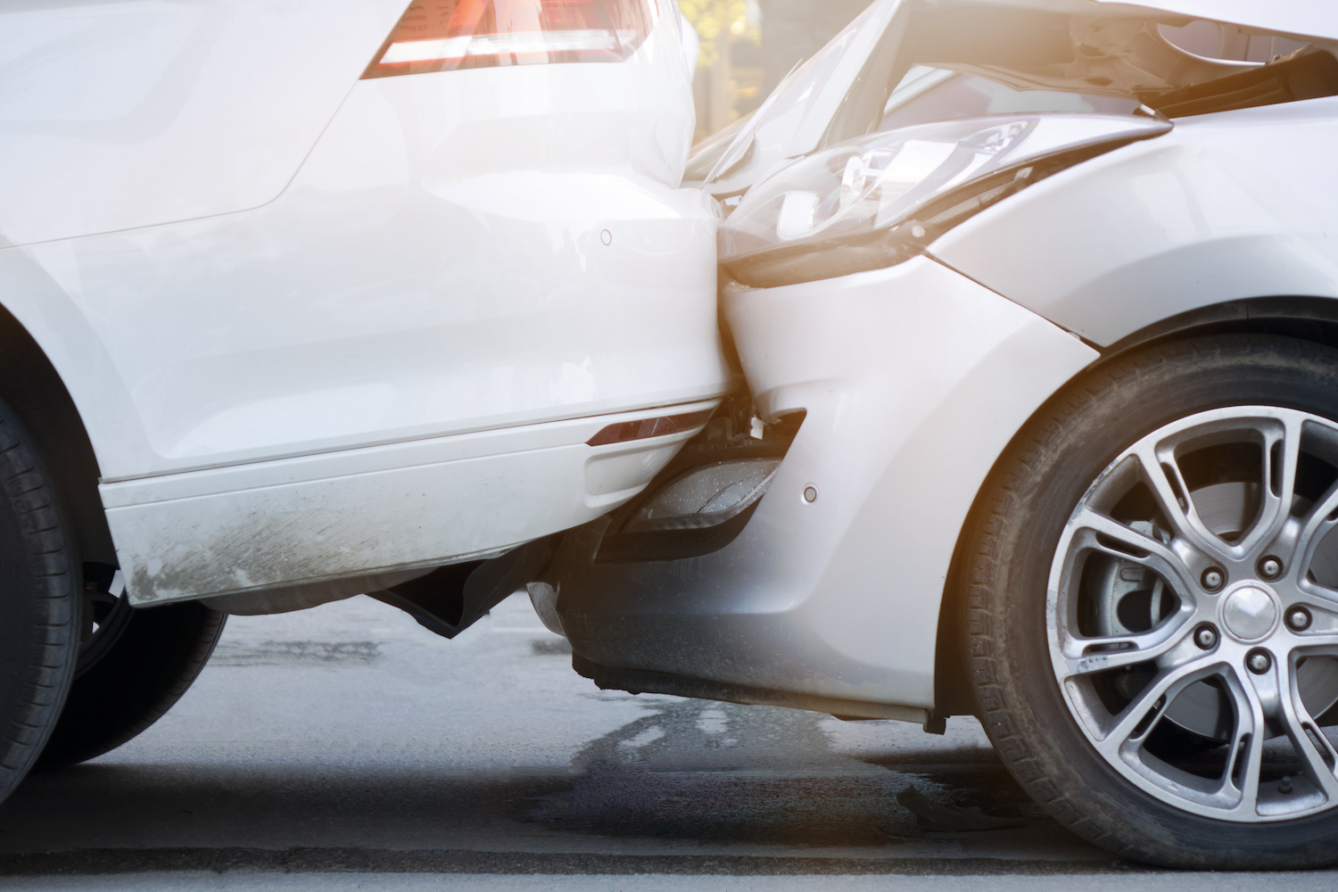 Wie schlimm ist der Autoschaden (Rückwärts gegen Mauer gefahren)? (Auto,  Unfall)