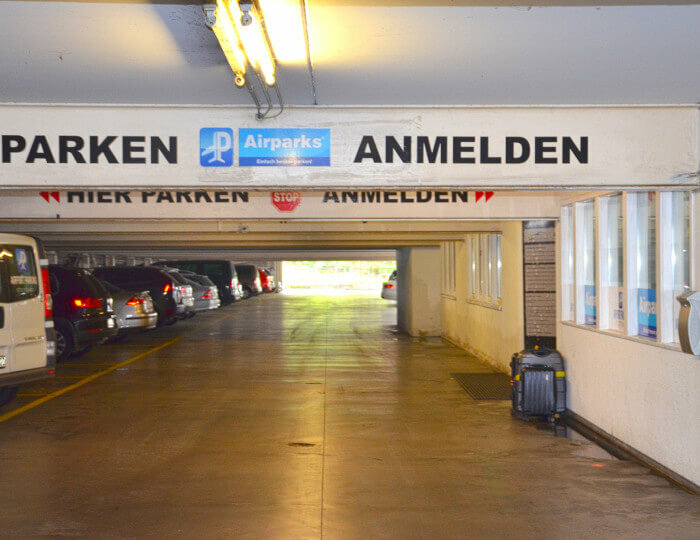 Parken Am Flughafen Airparks Parkhaus Stuttgart Oberdeck www.parkplatzvergleich.de
