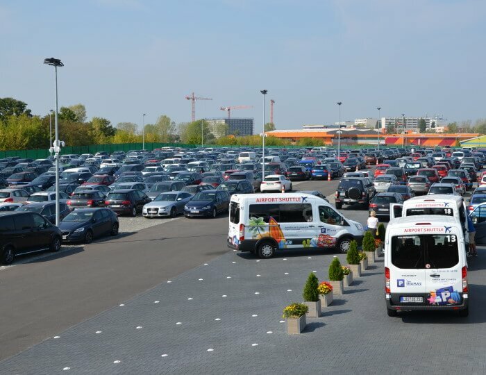 Lkw Parken Flughafen Berlin Schönefeld www.parkplatzvergleich.de