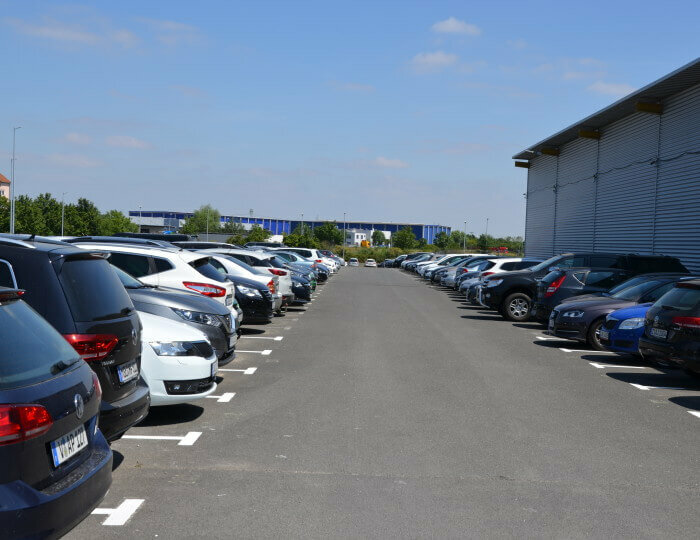 Parken Flughafen Leipzig Radefeld Milanstraße www.parkplatz.de